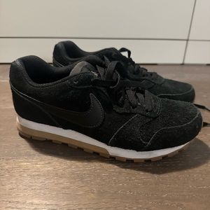 Nike MD Runner 2E Sneakers